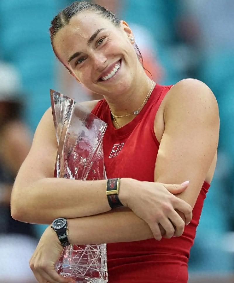 Eight years forging a legend! Sabalenka achieves unprecedented glory in the Sunshine Double, securing titles in both singles and doubles.
