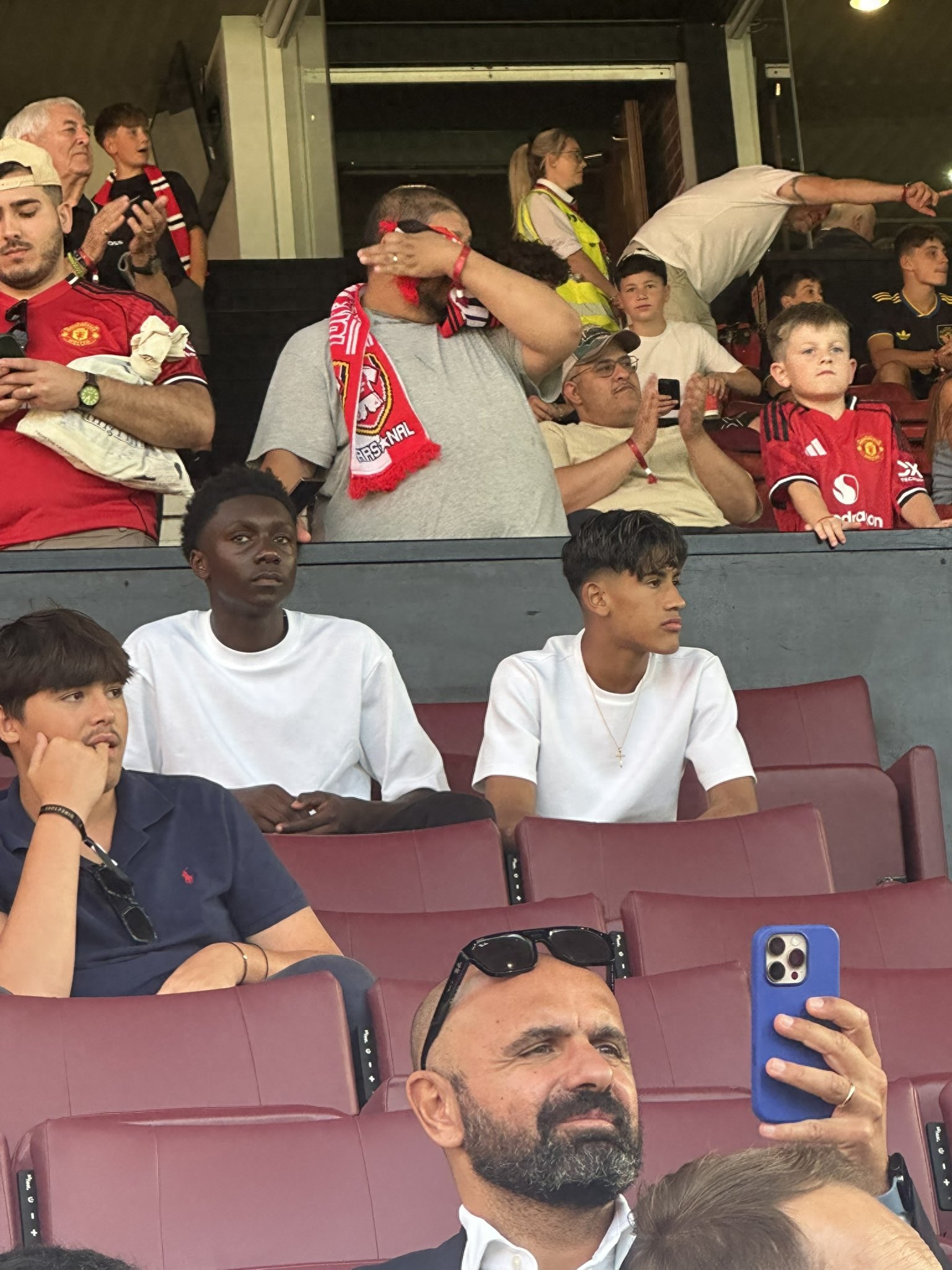 Amorim pays close attention to Manchester United’s new “Messi,” inviting him to watch the match from the VIP box at Old Trafford! Still, he will not feature for the first team this season.