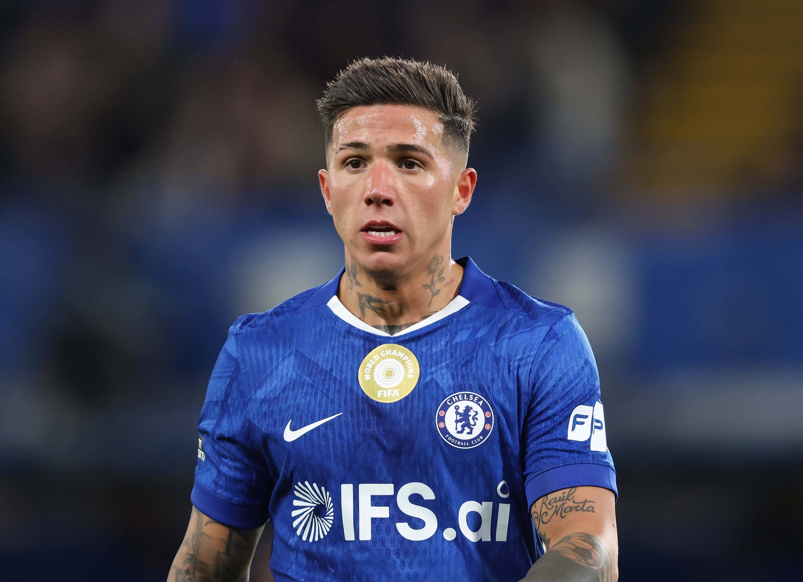 Chelsea has fallen into mid-table obscurity and struggles to retain star players; Romano reports Manchester City is gathering information on Enzo.