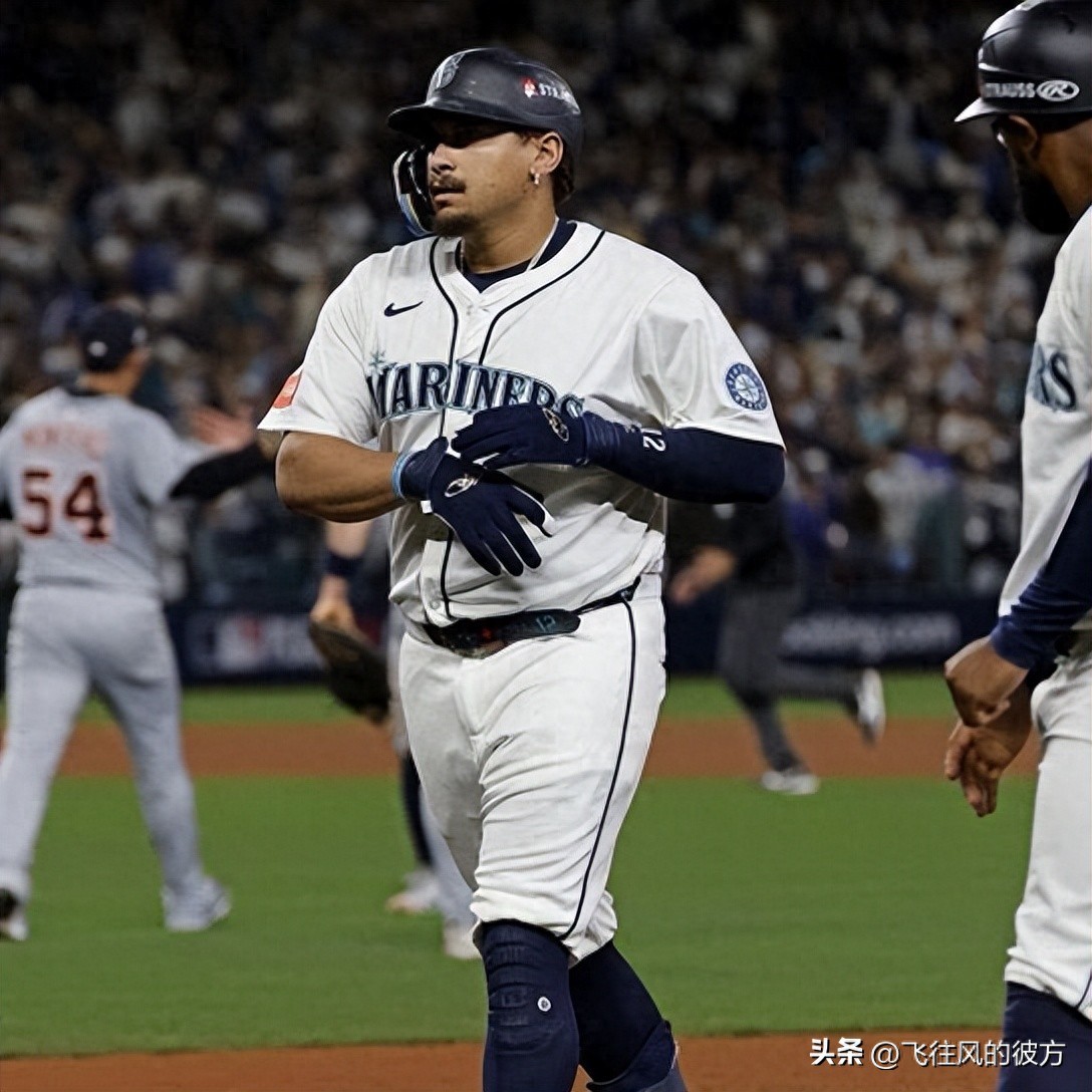 Seattle Mariners&#39; first baseman Naylor is doubtful due to personal matters; his participation in Game 3 remains uncertain.