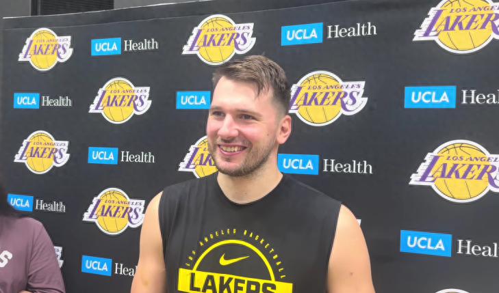 Doncic responds to gifting electric bikes to the whole team: "I'm definitely the best rider" Hayes really needs to wear a helmet