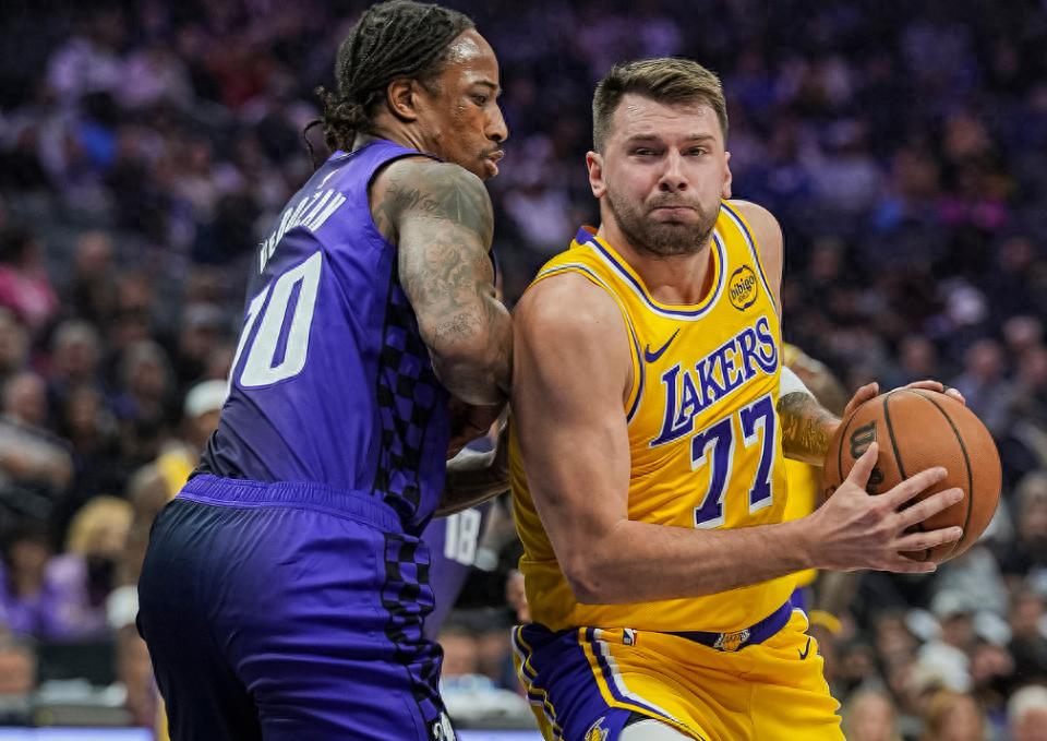 Lakers suffer an upset loss to the Kings! Doncic scores 42+7+8, LeBron adds 22 points, Westbrook and Monk combine for 48 points to defeat their former team