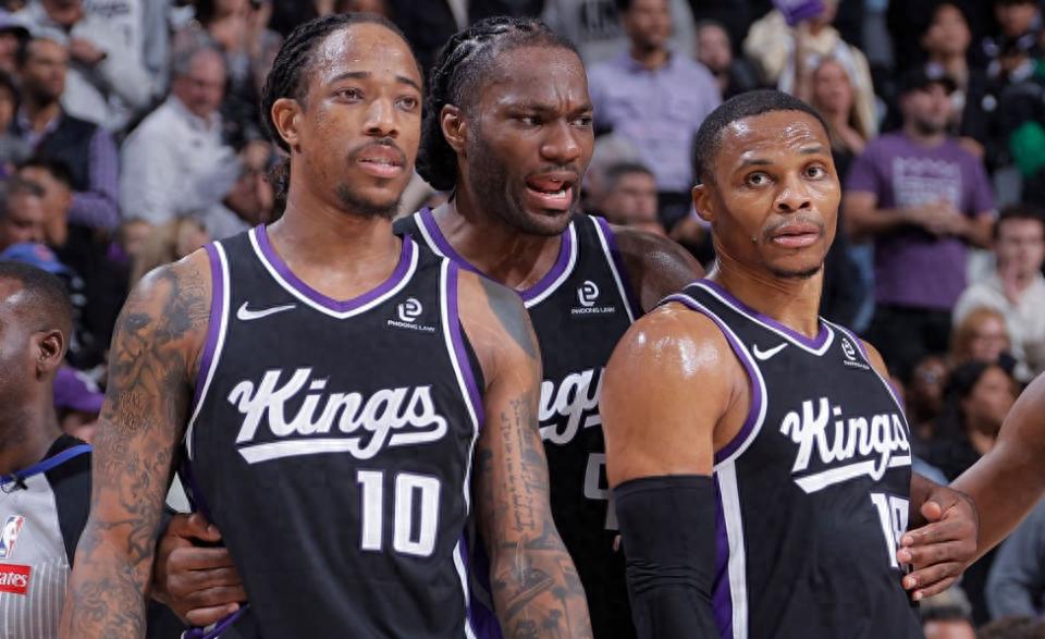 Kings reportedly discuss trading Westbrook and other veterans! Several players have rifts with the head coach, prompting management to consider roster changes.