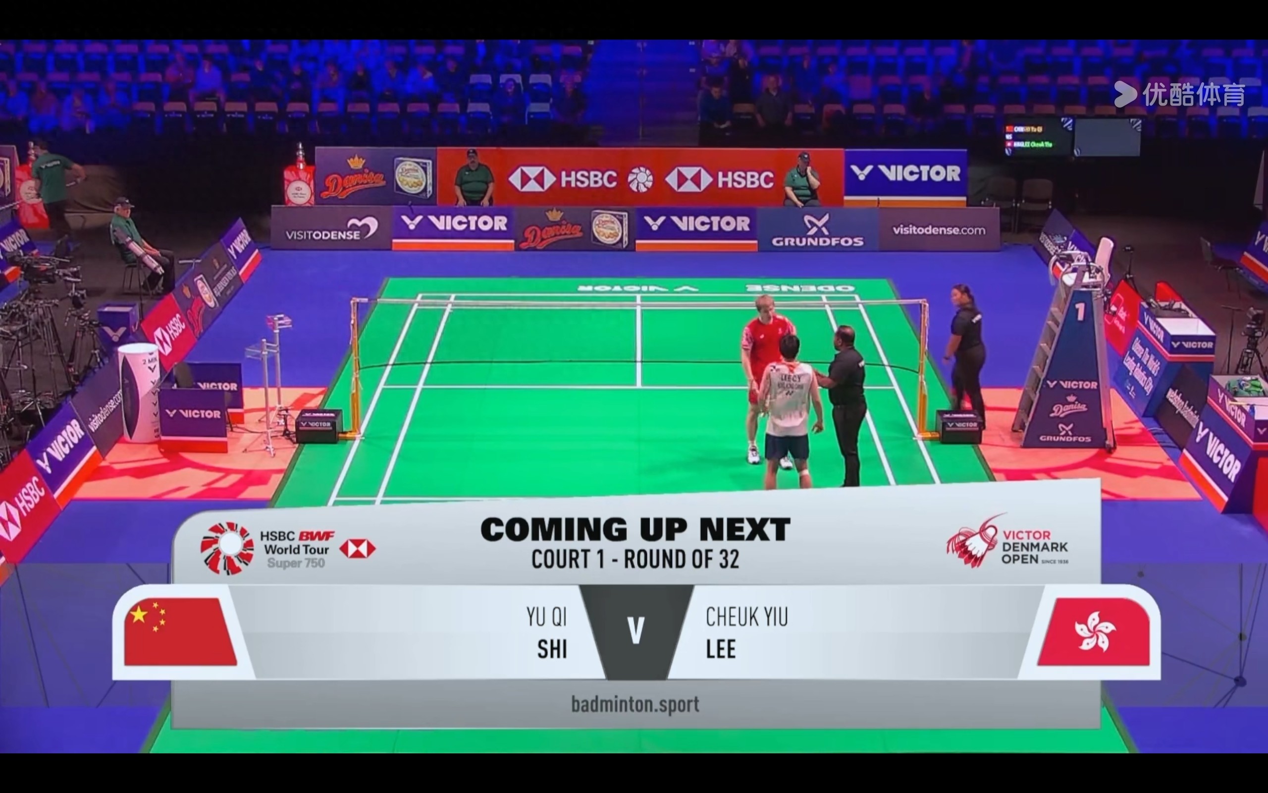Live coverage of the Denmark Open badminton match between Shi Yuqi and Li Zhuoyao.
