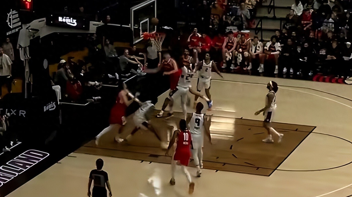 Development League - Yang Hansen contributes 14 points and 6 rebounds but fails to prevent defeat as the Mixtape suffers a heavy loss to the Kings