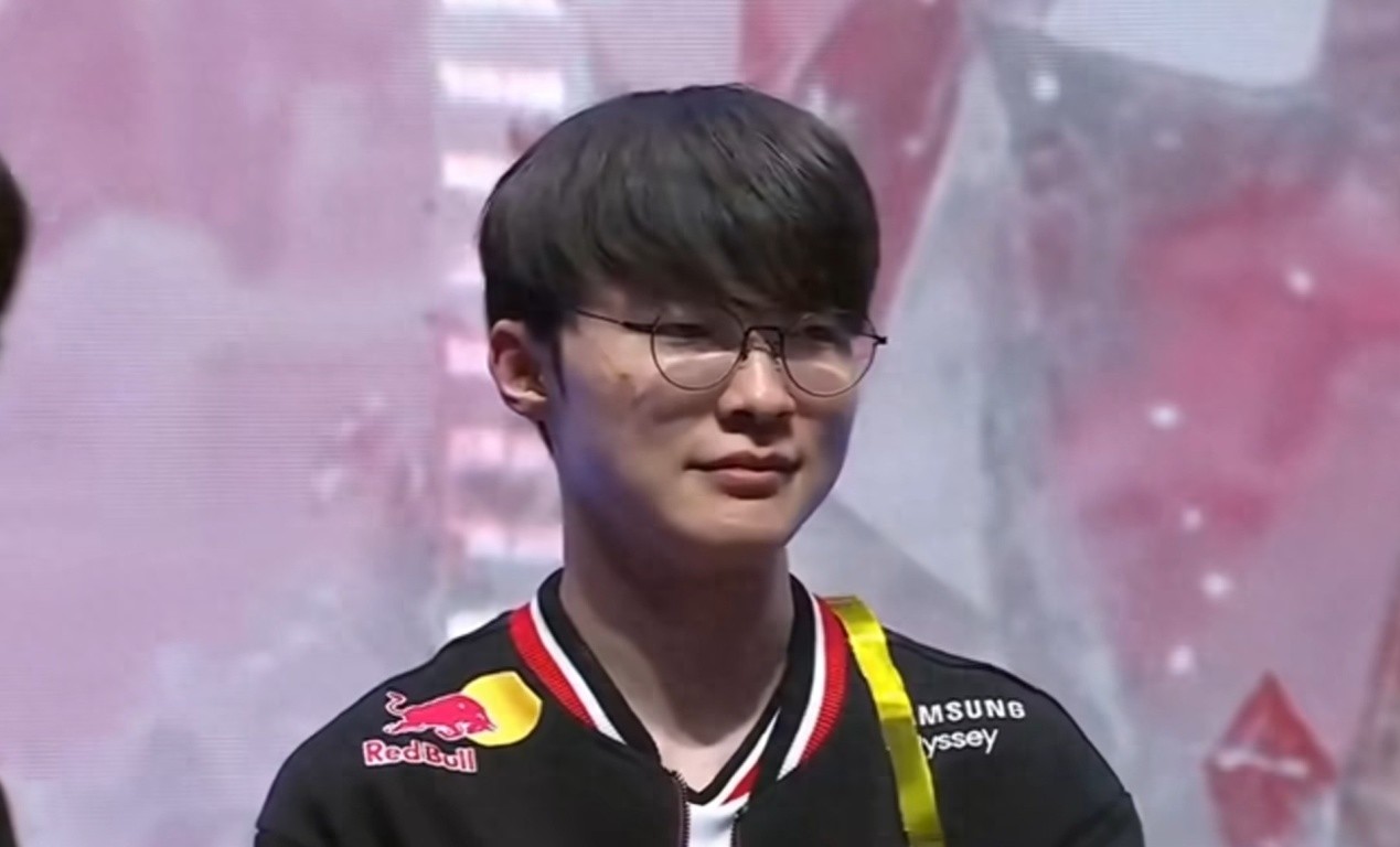 Faker dramatically clinched the championship, delivering a harsh reality check to the LPL Korean imports! Expectations to beat T1 were high, but the truth was revealed.