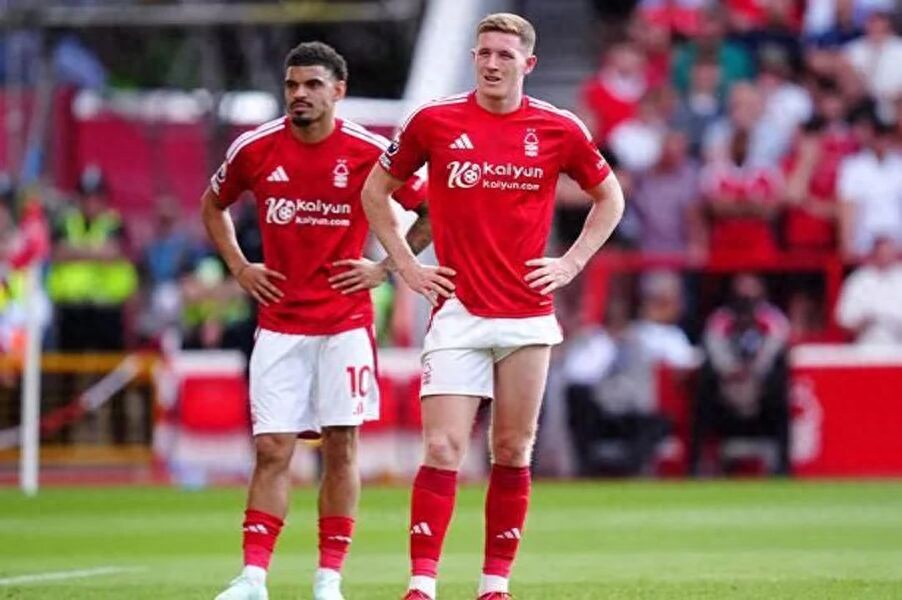 Manchester United aims to sign two English stars from Nottingham Forest, but Sir Jim Ratcliffe’s new wage system might pose an obstacle! Manchester City could outbid them with big money.