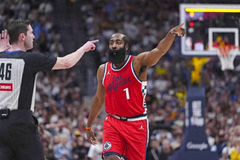 Harden is to blame for scoring only 7 points in a single game, and has lost to the NBA playoffs G7 by 4 teams in his career