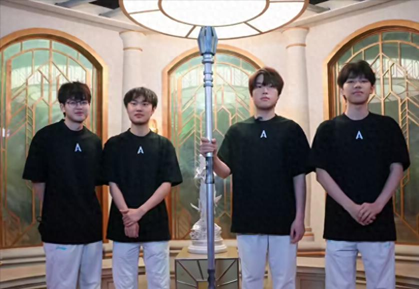 BLG will lose no matter who they pick in the playoffs! BLG's coach reveals the reason for losing to WE: there were issues with their strategy.