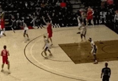 Yang Hansen got anxious, really fired up! A 14+6 performance showcasing aggressive play.