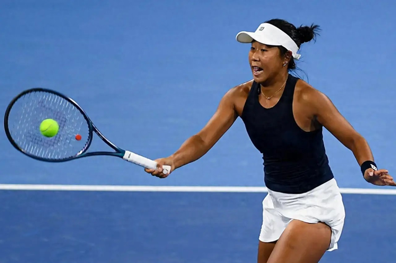 After a tough three-set battle, Tian Fangran clinched the Brisbane title, securing her first championship of the 2025 season.