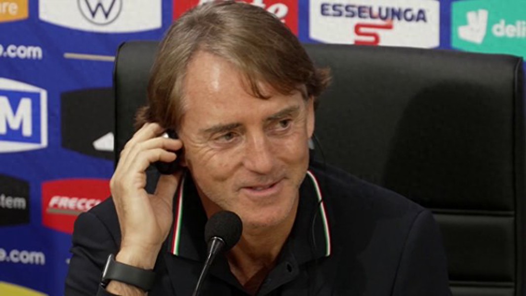 Mancini revealed that if Amolin is dismissed, he could take over as Manchester United’s coach! After a year without a job, he met Sir Jim Ratcliffe in France.
