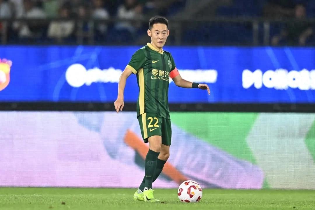 Zhejiang captain Cheng Jin: I don't feel like a veteran at all, and the 30-year-old midfielder is just the right age