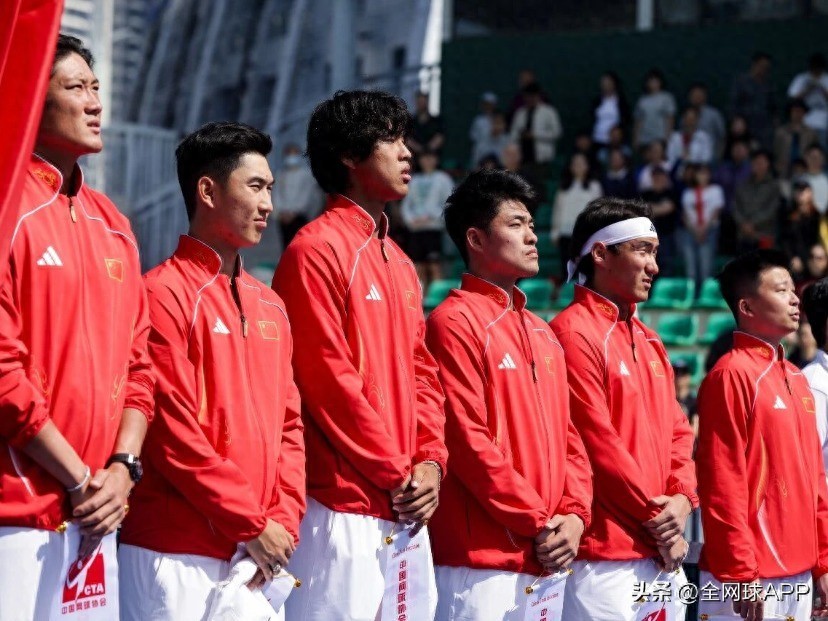Wu Yibing Triumphs Over a Strong Opponent! China Draws with Portugal on Day One of the Davis Cup