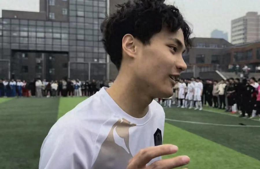 Scoring in three consecutive editions of the Centennial Elite Schools Cup became the most distinctive footnote of his youth at the High School Affiliated to Peking University.