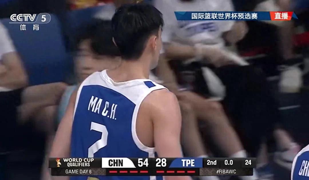 7 shots, 11 points! Pang Zhenglin's stellar debut! Chinese men's basketball team advances from group stage