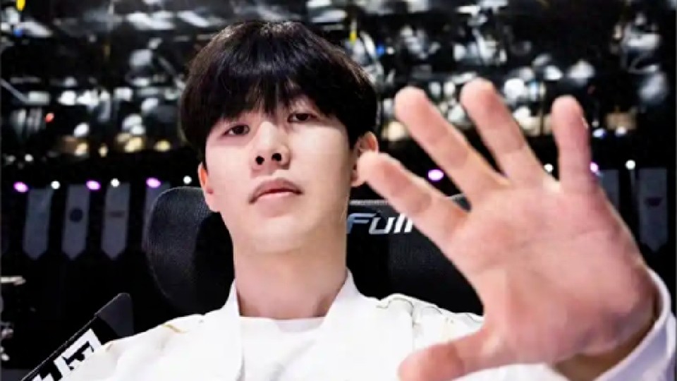 The second LPL team for the World Championship is born! IG's lineup experimentation backfires, Rookie hits a new low in damage output.