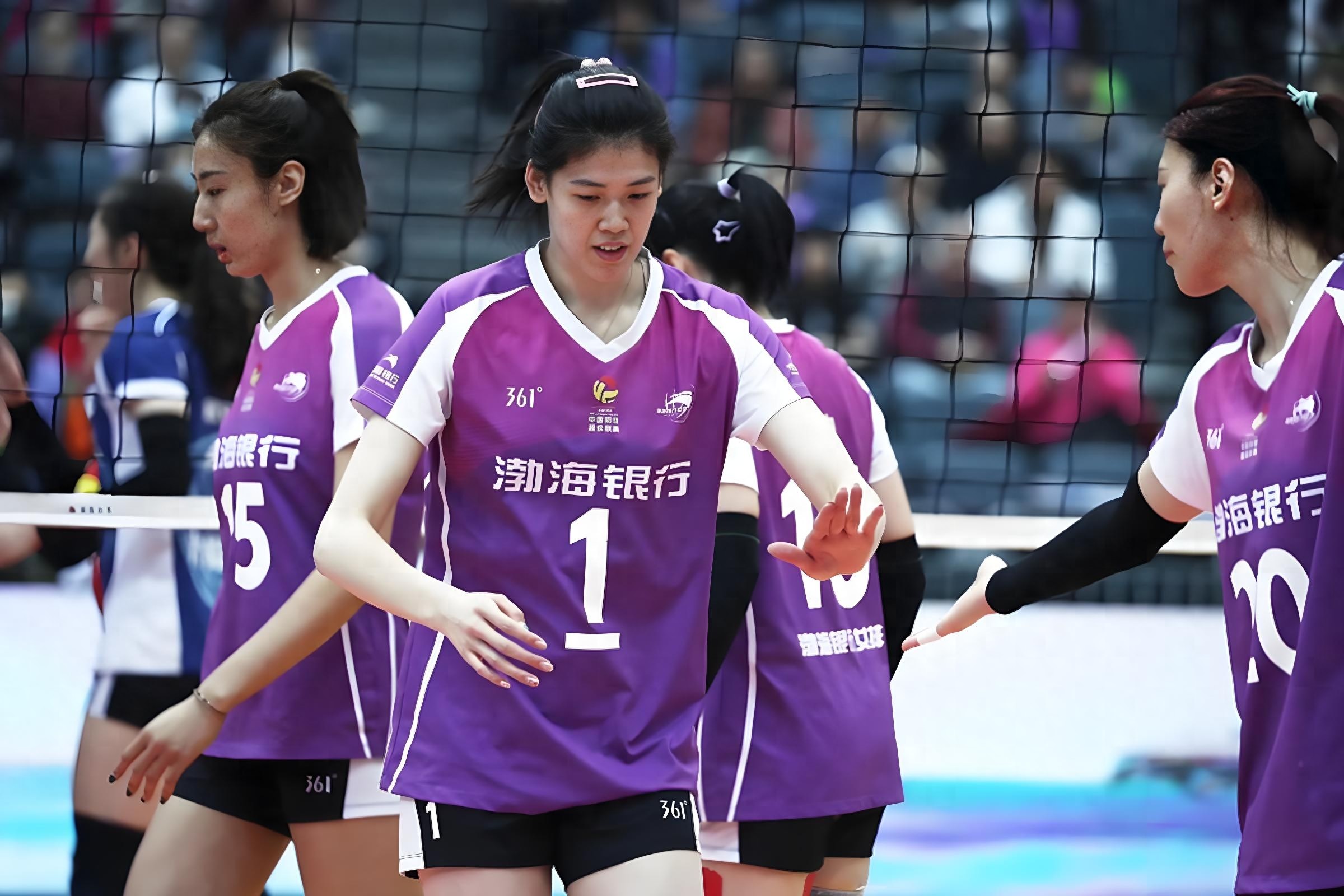 The Women's Volleyball Super League kicks off today (1.10 schedule) with four matches starting, featuring the Tianjin women's team, live on CCTV-5+.