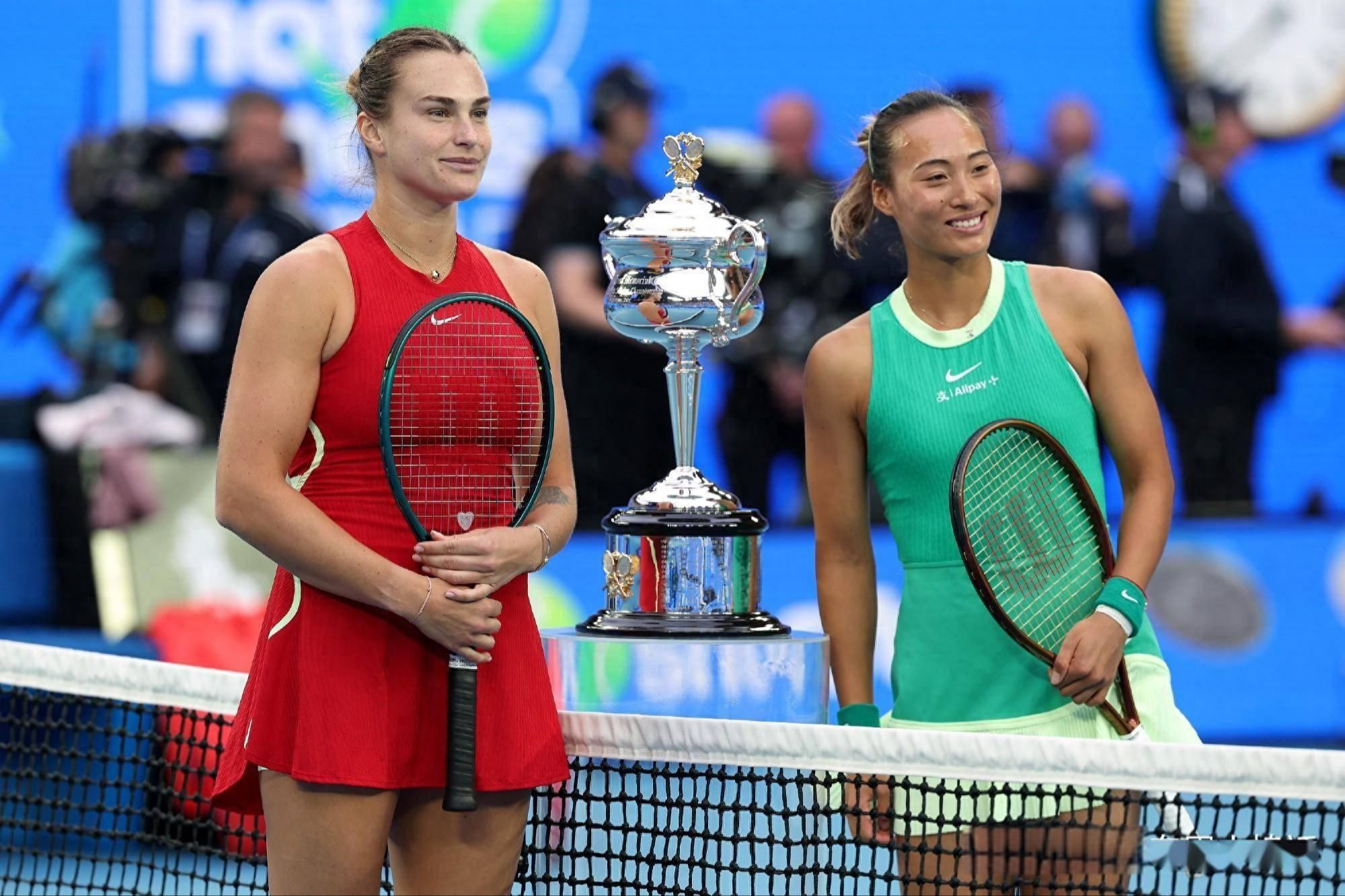Use probability to deny the suspicion of signing! Once again, the mystery of Zheng Qinwen and Saba's counterpoint is discussed