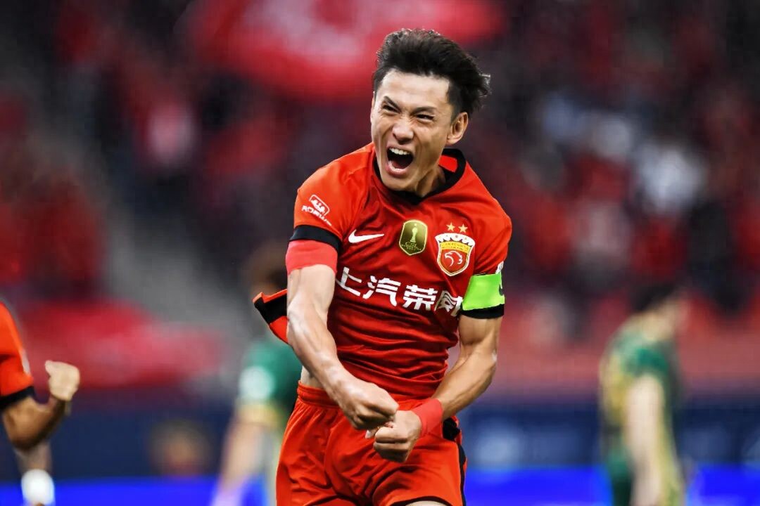 Just avoid defeat in the final round to clinch the title! Two stunning long-range goals decide the fate as Shanghai Port comes “infinitely close” to a third consecutive Chinese Super League championship.