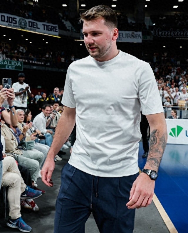 Lost a lot of weight! Doncic appeared to watch the Real Madrid basketball game, Lakers superstar lost weight and slapped the Mavericks in the face?