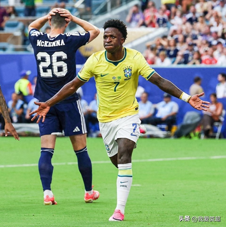 Received a gift from the opponent! The 140 million euro star scored in three consecutive World Cup group matches, becoming the fifth Brazilian player to achieve this and matching the great Ronaldo.