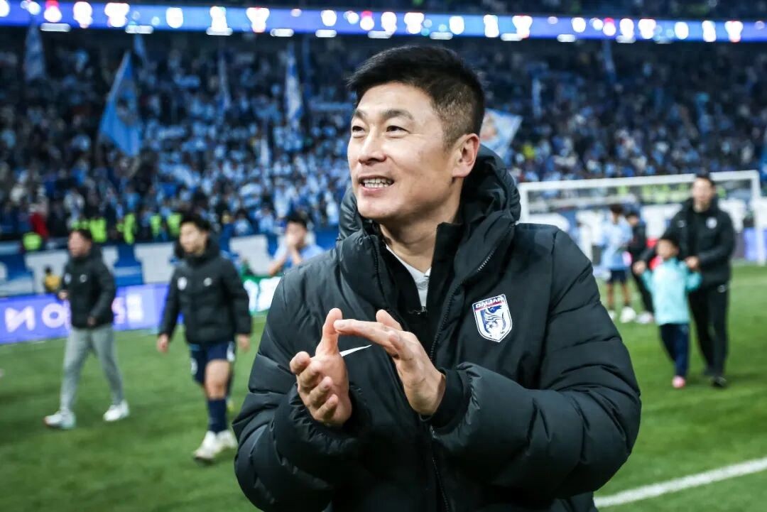 Three consecutive wins after a complete transformation, Dalian Yingbo presents a perfect birthday gift to Li Guoxu.