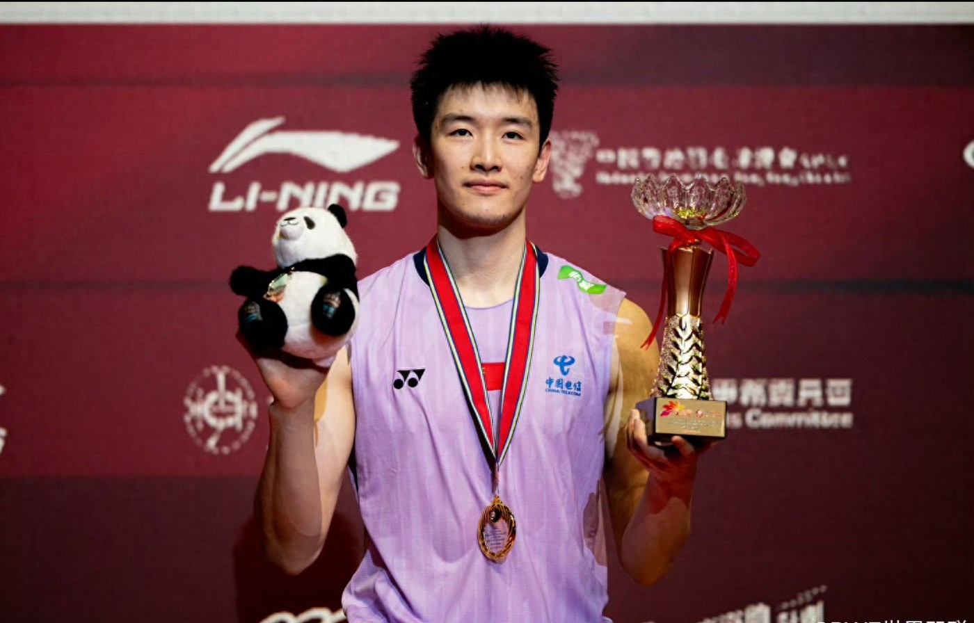 The Badminton Arctic Open schedule for today (10.8): Weng Hongyang, Shengtang, and the Liang-Wang pair are competing, live on Youku.
