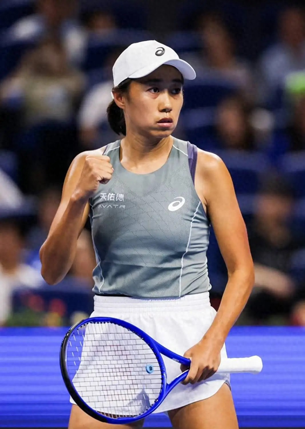 Never backing down in a desperate comeback! Saving match points and emerging from a slump, Zhang Shuai advances to the Miami women's doubles semifinals.