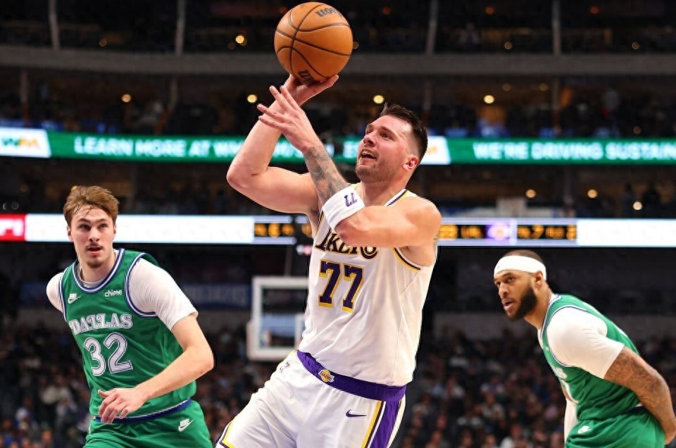 Doncic exploded with 33 points, 8 rebounds, and 11 assists reaching a milestone! Lakers sweep the Mavericks, LeBron scores 17, Ayton 4 of 16 shooting