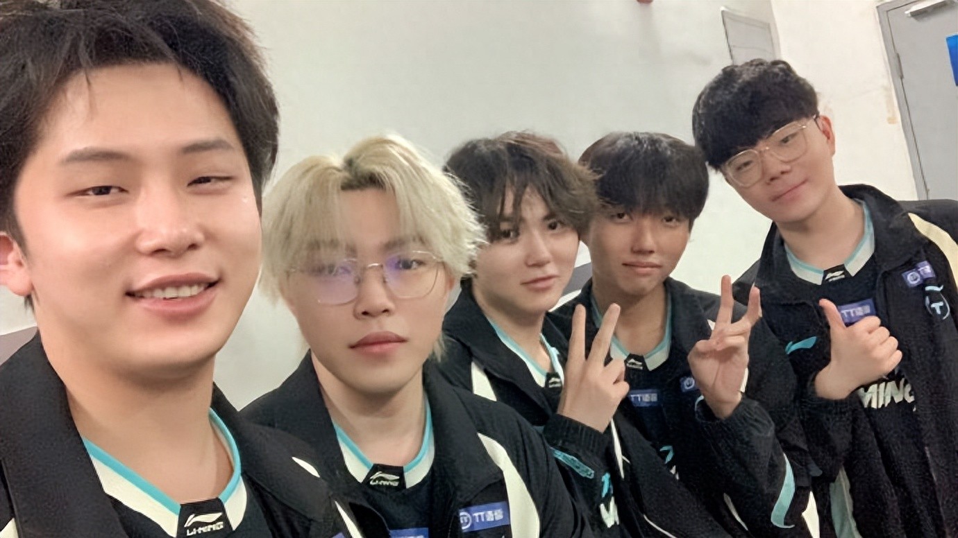 LPL's all-Chinese roster pulls off a dramatic comeback! Breathe's critical mistake in the deciding team fight leaves the coach furious.