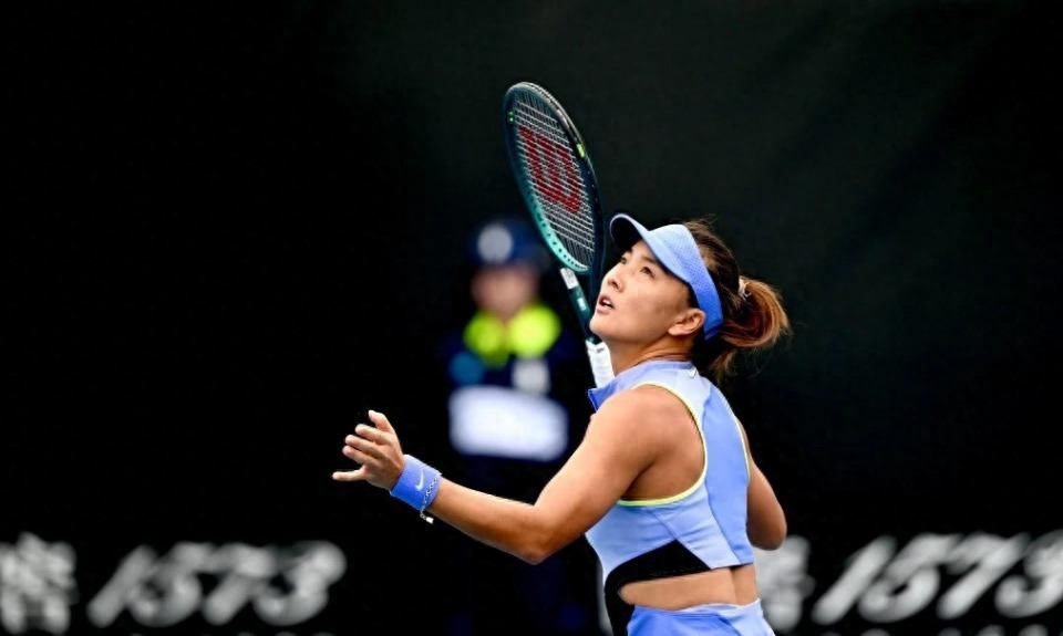 Yuan Yue stuns with a dramatic comeback to end her ten-match Grand Slam losing streak, while Wang Xinyu faces unexpected criticism for juggling singles and doubles matches like a workhorse.