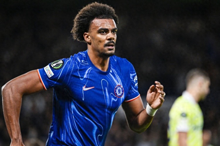 Chelsea&#39;s business strategy involves frequent low-cost acquisitions followed by high-value sales; Vigaray joined Villarreal for £25.5 million with a 40% sell-on clause.