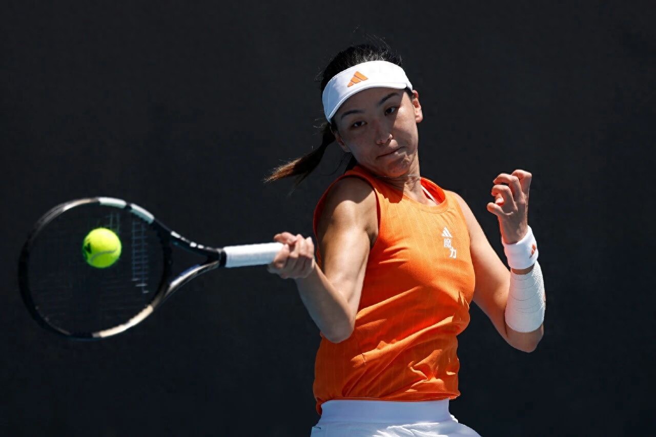 How does the Australian Open implement protective measures against extreme heat?