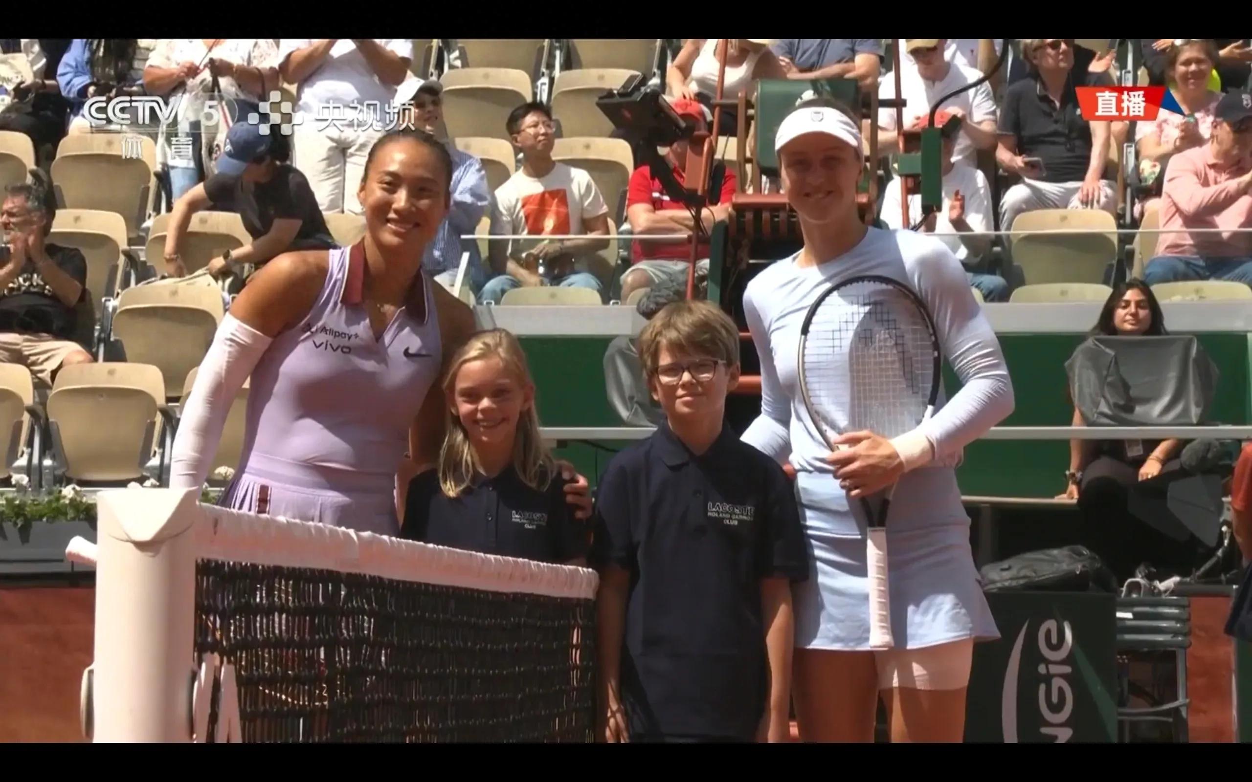 is broadcasting the fourth round of the French Open live Zheng Qinwen VS Samsonova Looking forward to winning and advancing to the quarterfinals