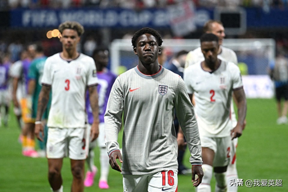England internal strife? Multiple substitutes unhappy with manager: 'We're just here to make up the numbers!' 70 million euro star with 0 appearances.