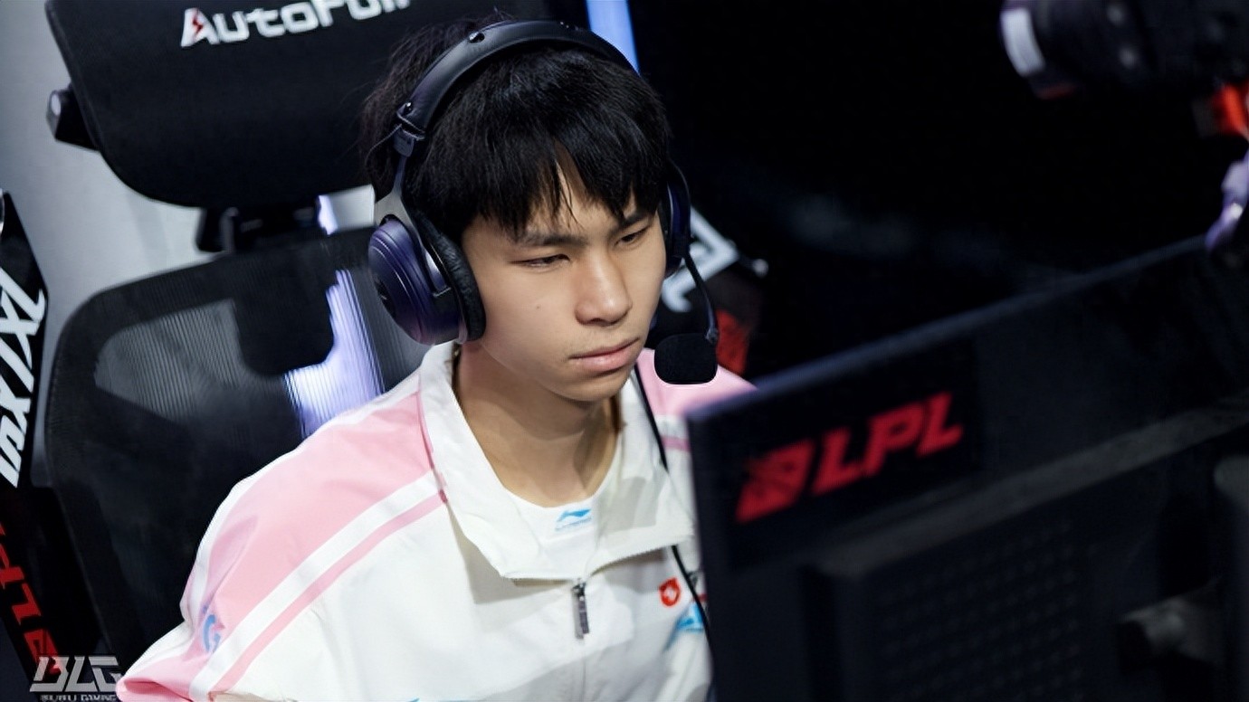 Bin is returning to the stage on August 7th! Zeus reviews the MSI finals: BLG picks Mundo no matter what.