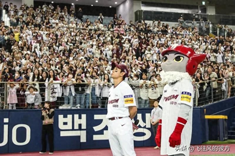 The Kiwoom Heroes' sixth player has entered Major League Baseball through the posting system, bringing in nearly 70 billion Korean won in total transfer fees.