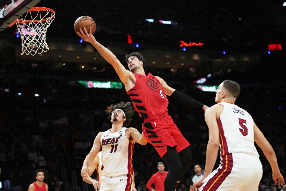Hansen Yang did not play for the fourth consecutive game! The Trail Blazers narrowly lost to the Heat, with Avdija scoring 33+11+8 and Jović adding 29 points.