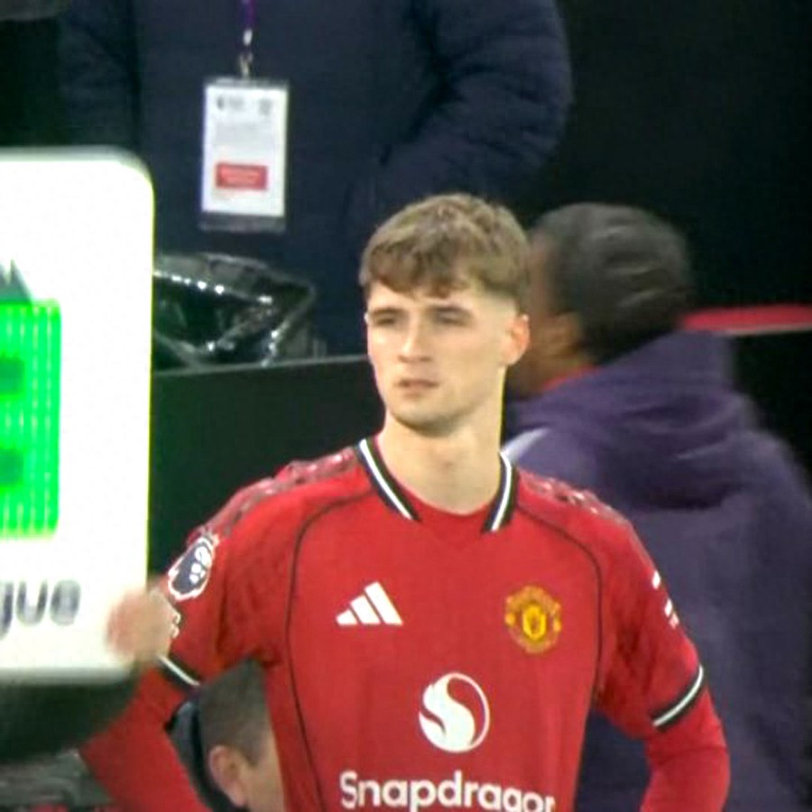 Son of Manchester United legend set to start for the first time, replacing Mount! Zakaria Zirkzee’s transfer saga may help him achieve his dream