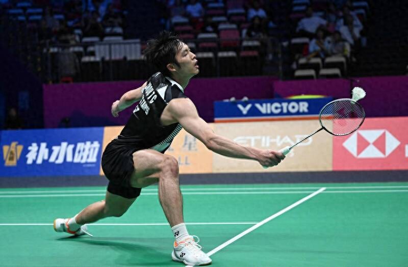 Zhou Tiancheng was reversed and missed the top 8 of the 2025 Thailand Open Badminton Championships, and Taipei's singles were wiped out