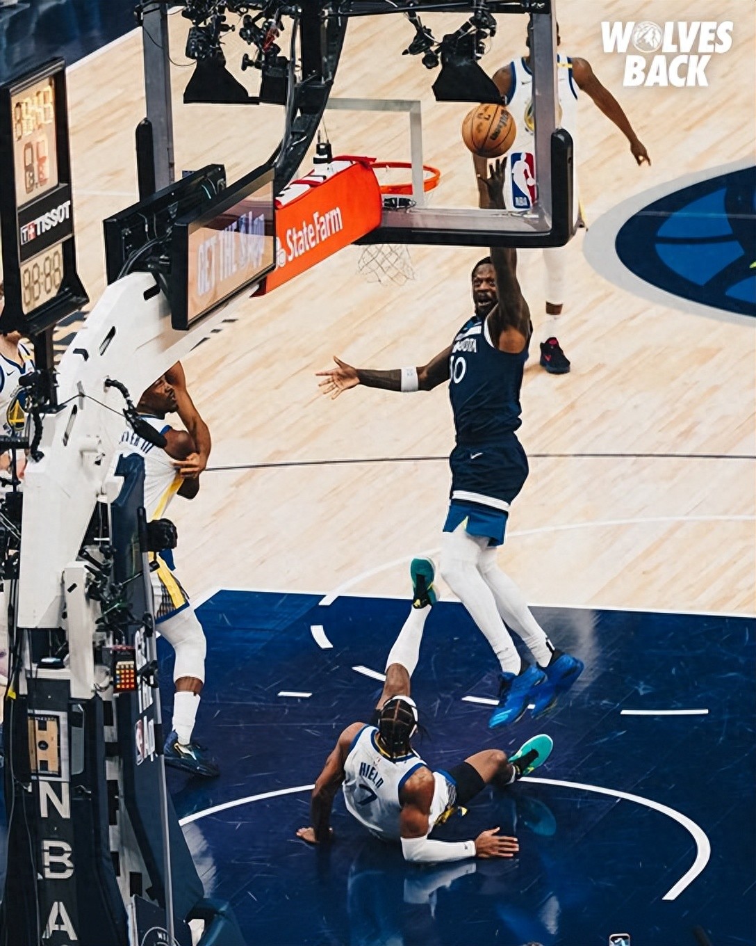 Curry is injured! Butler 17+7, Edwards 20+9, Timberwolves 24 points, 1-1 Warriors