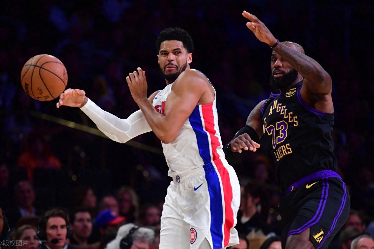 Doncic records 30+5+11 but Lakers slump with only 17 points from LeBron as they suffer heavy defeat to Pistons