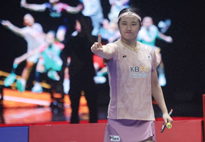 After the ball, An Xiying surpassed a god record held by Tai Tzu Ying, accumulating 66 wins, ranking the highest in women's singles