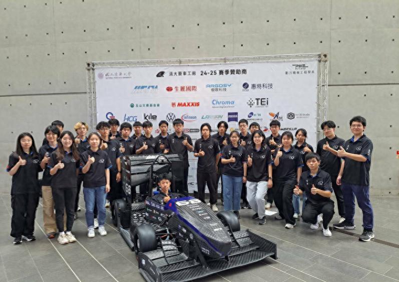 The 10th generation of Qingda's lightweight carbon fiber racing car was unveiled, and the 2025 summer vacation will challenge the European Formula Competition