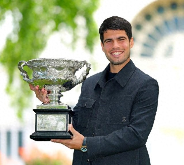 Does the Australian Open superstition predict Alcaraz’s career achievements? Fucsovics returns to win, Zheng Qinwen’s top spot now in jeopardy