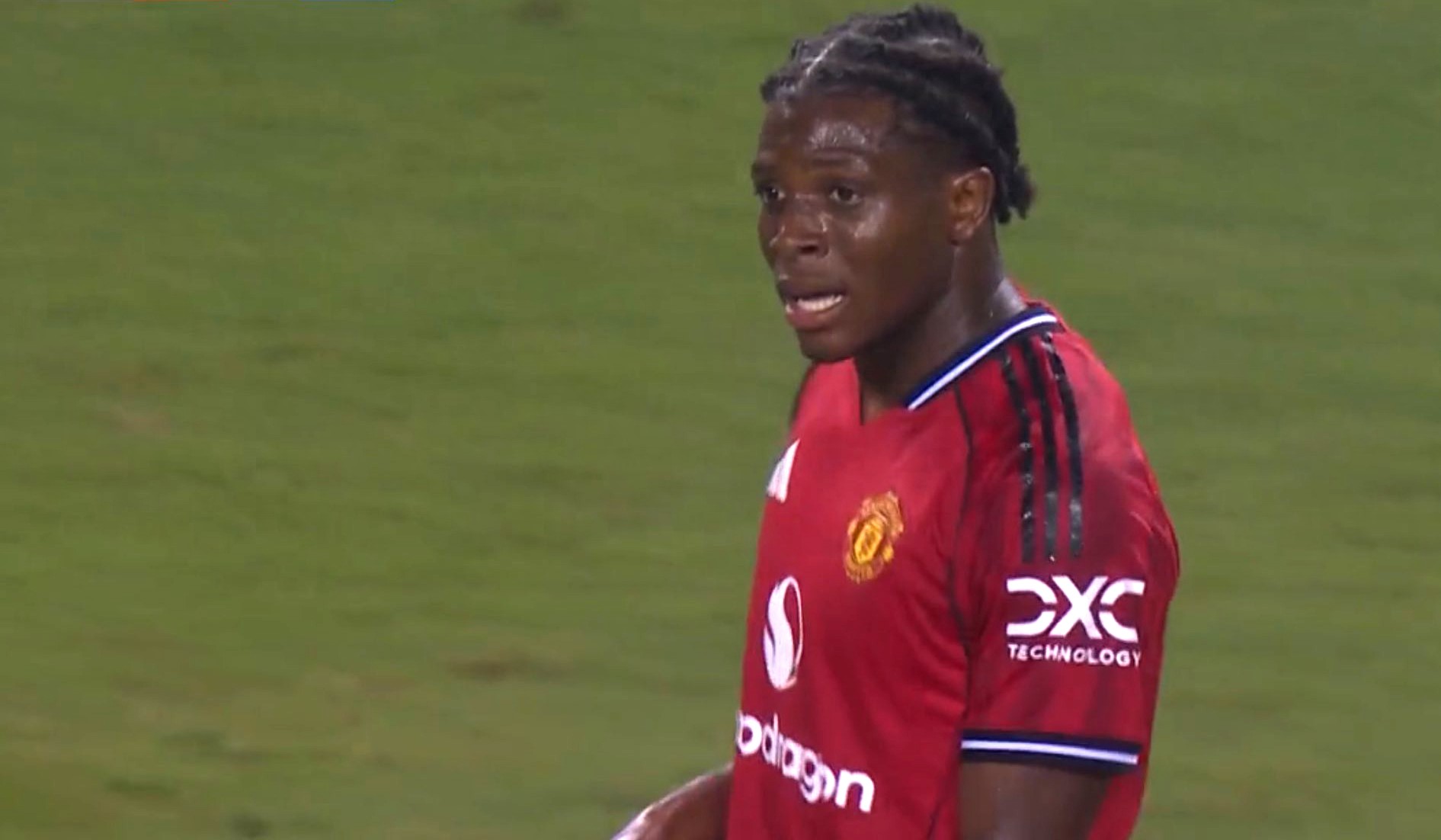 Amorim has personally chosen Manchester United&#39;s first signing under his management to be the new Mendes, aiming for him to emulate the Parisian defender! However, fans remain dissatisfied with him.