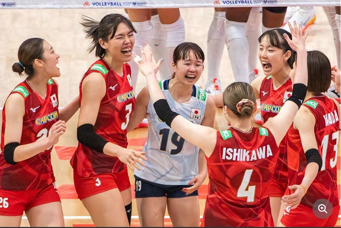 Overcoming the height disadvantage, a strong serve turned out to be the magic weapon of the Japanese women's volleyball team to dominate the first stop of the 2025 VNL