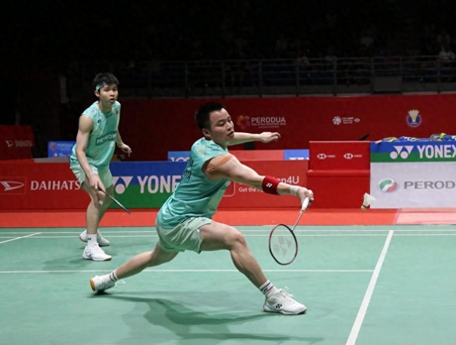 failed to continue their good form, Xie Dingfeng/Su Weiyi missed the round of 16 of the 2025 Indonesia Open Badminton Championships