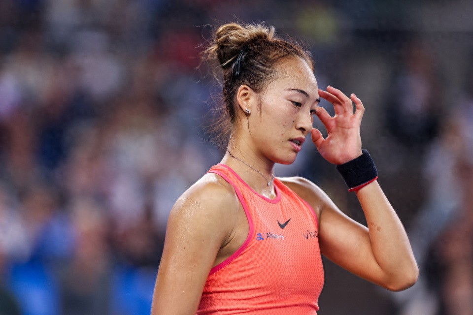 Zheng Qinwen's absence from Adelaide sparks alarming speculations, netizens say her Australian Open seed spot may be at risk